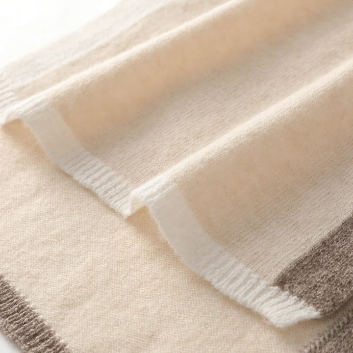 Cashmere Contrast Edge Knit Scarf