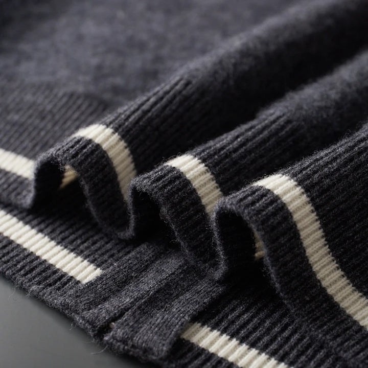 Elegant Cashmere Double-Breasted Peacoat