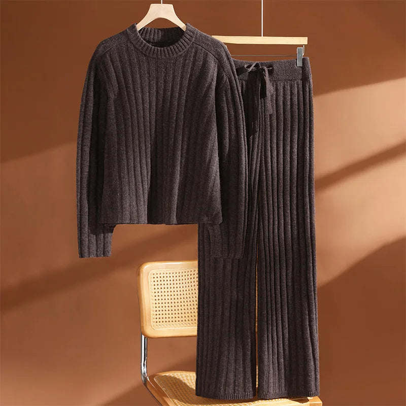 Merino Wool O-Neck Cable Knit Set