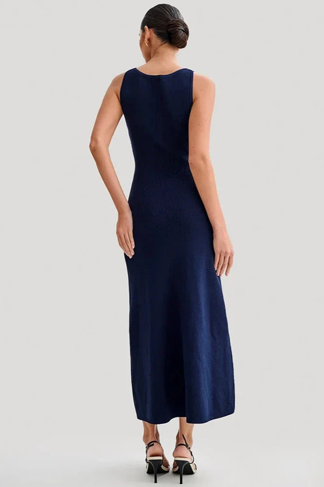 Old Money Sleeveless Maxi Buttoned Dress