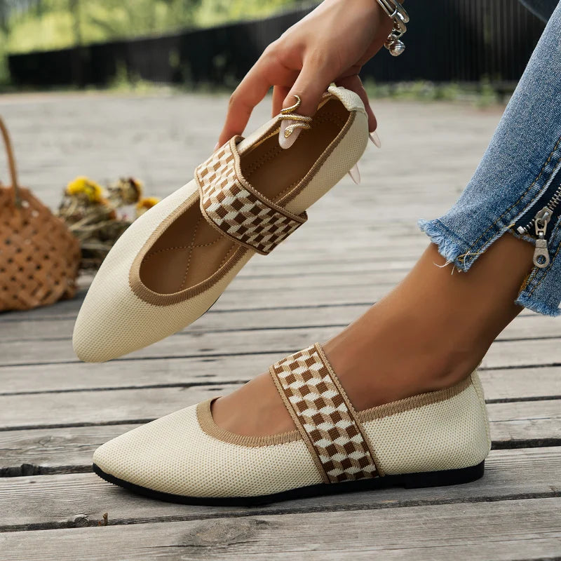 Pointed Toe Low Heel Knit Flats